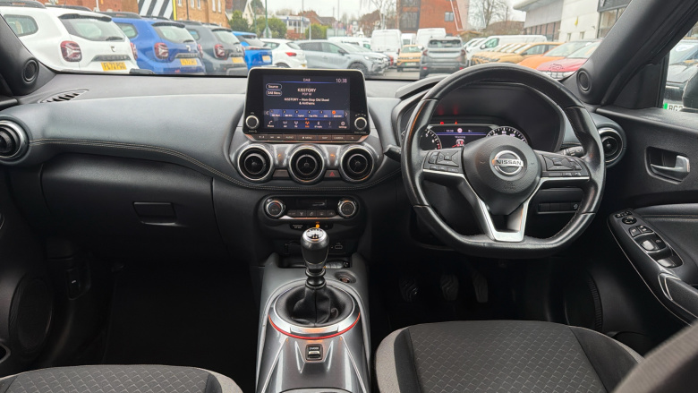 Nissan Juke 1.0 DiG-T N-Connecta 5dr Petrol Hatchback